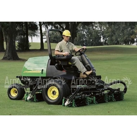 Бензиновая газонокосилка  для фейрвея Jonh Deere - 3225 С в Ставрополе